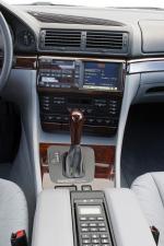 BMW 750i 1994 года